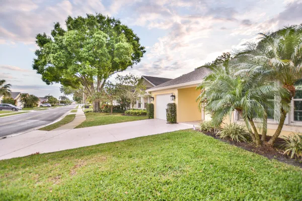 $3,800 | 226 Moccasin Trail West, Jupiter, FL 33458
