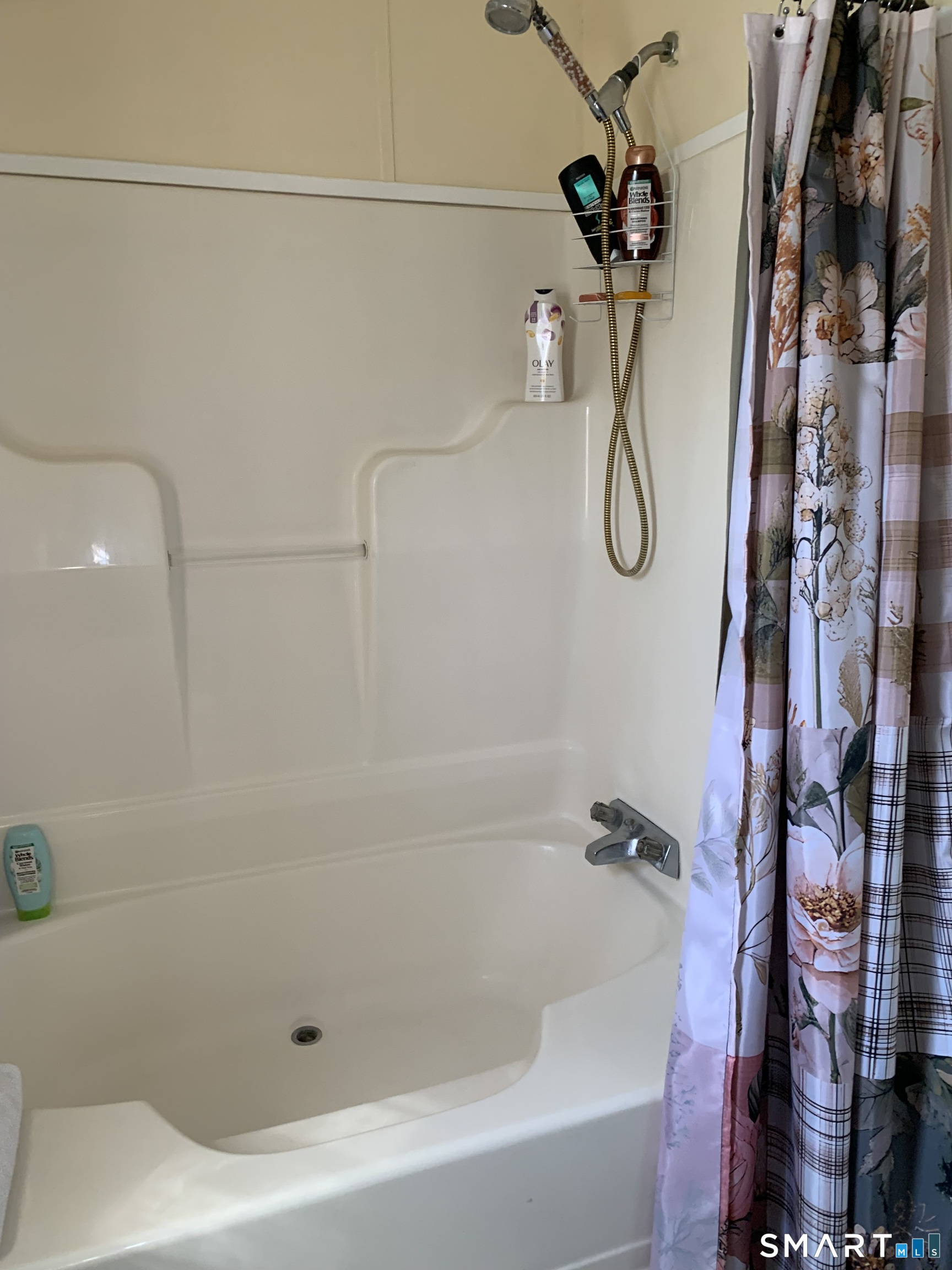 1012 Old Colony Road Meriden, CT 06451 - Photo 15 of 18