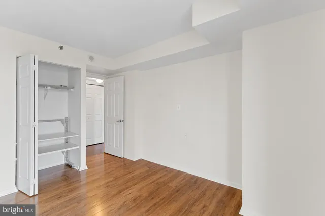 $2,100 | 10101 Grosvenor Place, Unit 211, Rockville, MD 20852