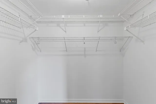 $2,100 | 10101 Grosvenor Place, Unit 211, Rockville, MD 20852