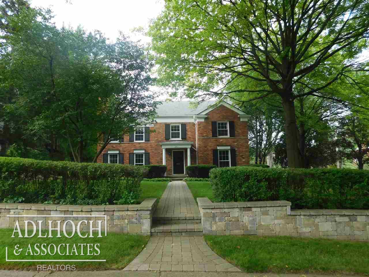 241 Lewiston Road Grosse Pointe Farms, MI 48236 - Photo 2 of 27