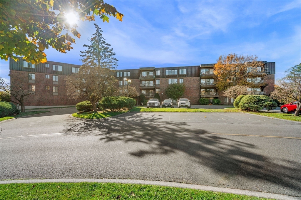 1004 Paradise Road, Unit PHJ Swampscott, MA 01907 - Photo 29 of 29 a view of a street with a building in the background