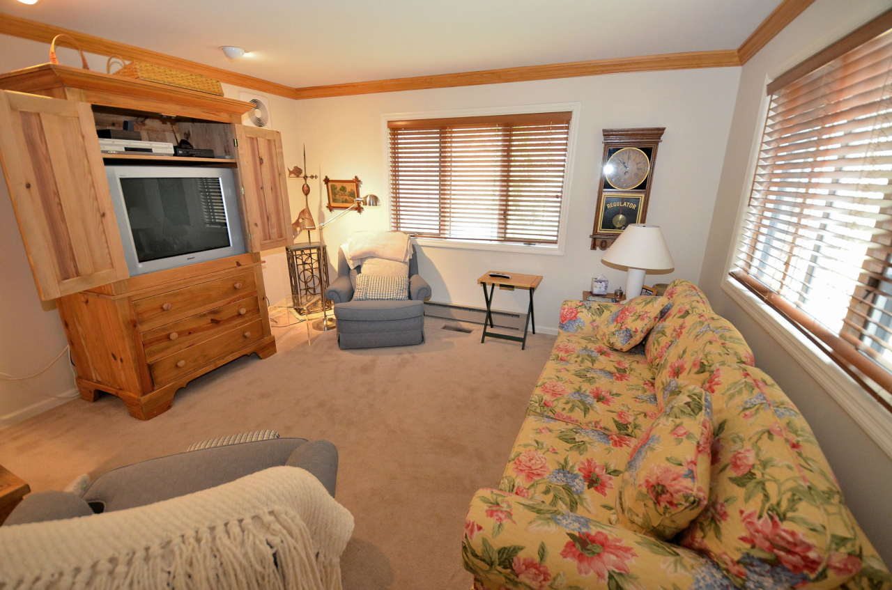 39 W Road Alford, MA 01230 - Photo 11 of 27 Guest Bedroom