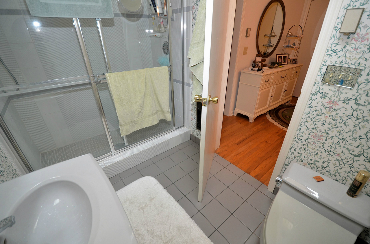 39 W Road Alford, MA 01230 - Photo 16 of 27 Master Bath