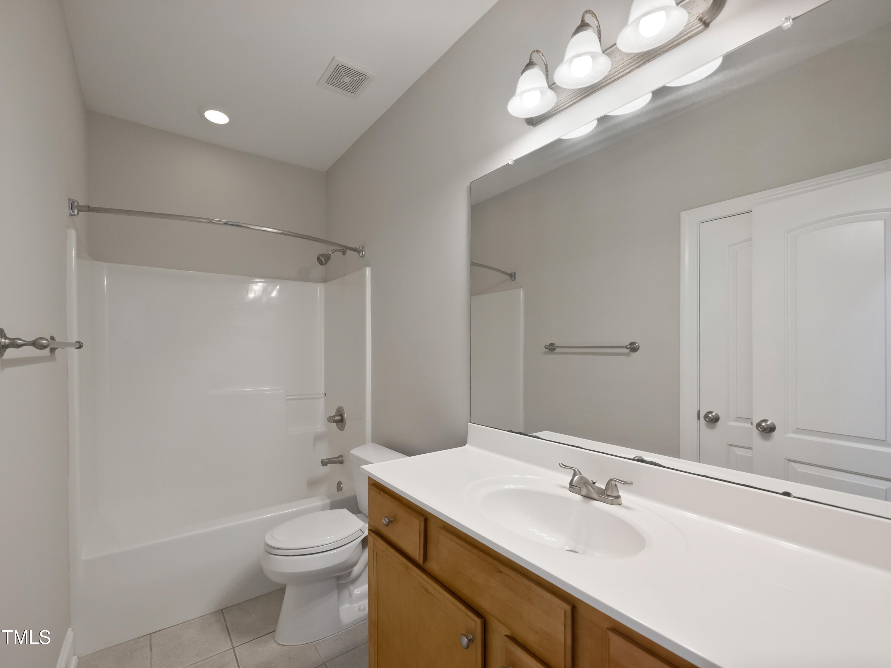2822 Pickett Road, Unit 121 Durham, NC 27705 - Photo 14 of 18 2822_Picket_Rd,_Unit_121-13