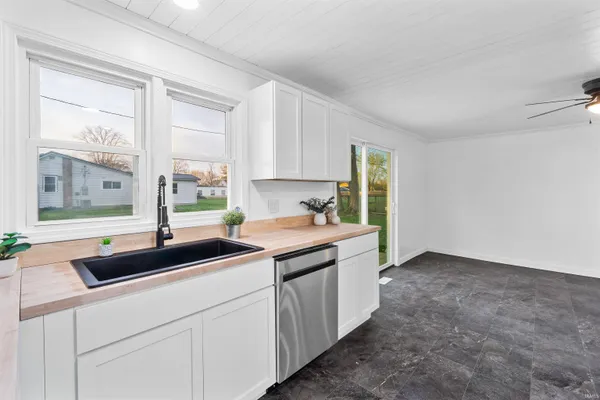 $179,900 | 514 West 7th Street, Jonesboro, IN 46938