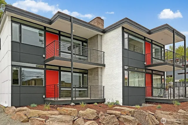 $2,175 | 3521 South Leschi Place, Unit 3, Seattle, WA 98144