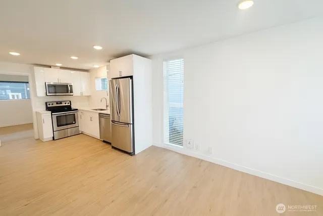 $2,175 | 3521 South Leschi Place, Unit 3, Seattle, WA 98144