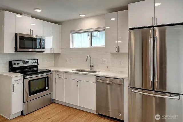 $2,175 | 3521 South Leschi Place, Unit 3, Seattle, WA 98144