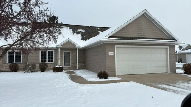 $339,900 | 1658 Remington Ridge Way, De Pere, WI 54115