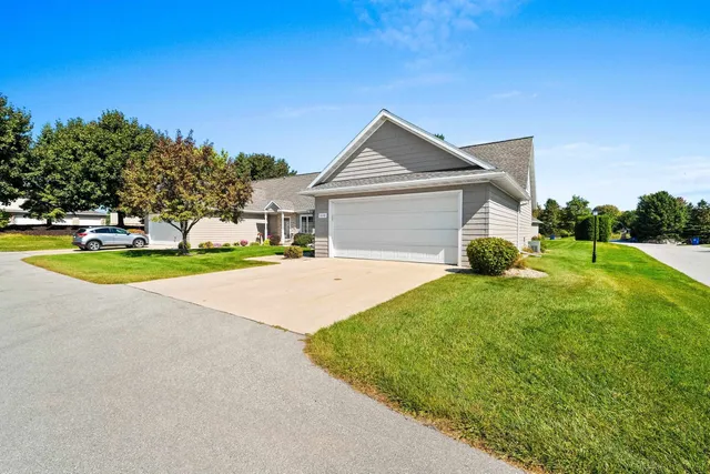 $339,900 | 1658 Remington Ridge Way, De Pere, WI 54115