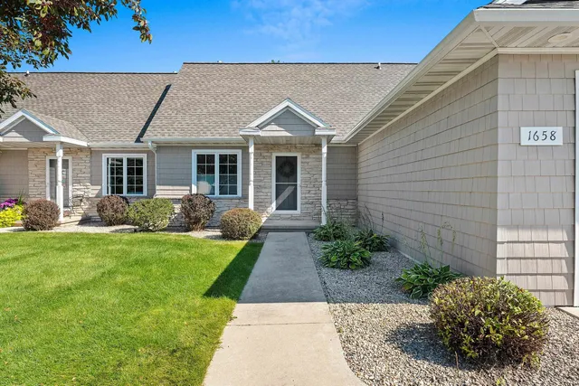 $339,900 | 1658 Remington Ridge Way, De Pere, WI 54115