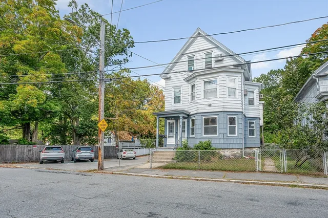$2,000 | 16 Epping Street, Unit 3, Lowell, MA 01852