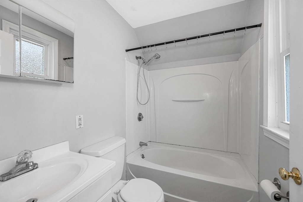 16 Epping Street, Unit 3 Lowell, MA 01852 - Photo 5 of 22