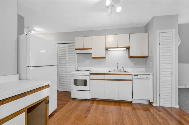 $2,000 | 16 Epping Street, Unit 3, Lowell, MA 01852