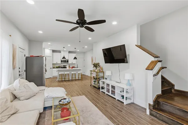 $645,000 | 606 Banks Street, College Station, TX 77840