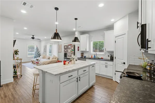 $645,000 | 606 Banks Street, College Station, TX 77840