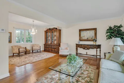 $899,000 | 22 Abbey Drive, Commack, NY 11725