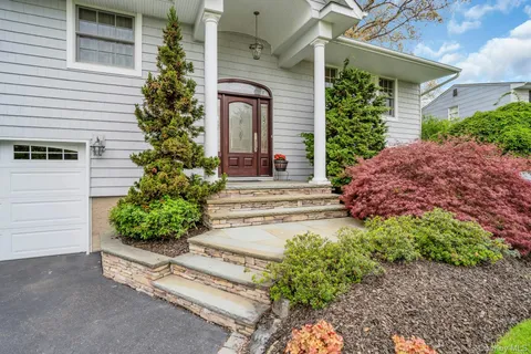 $899,000 | 22 Abbey Drive, Commack, NY 11725