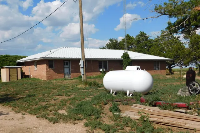 $350,000 | 830 Farm To Market 1760, Muleshoe, TX 79347