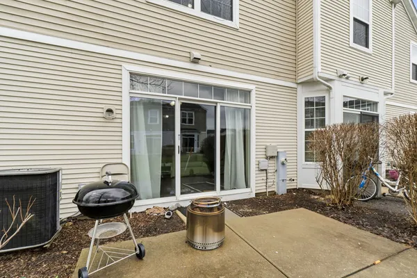 $205,000 | 4568 Garritano Street, Unit B, Yorkville, IL 60560