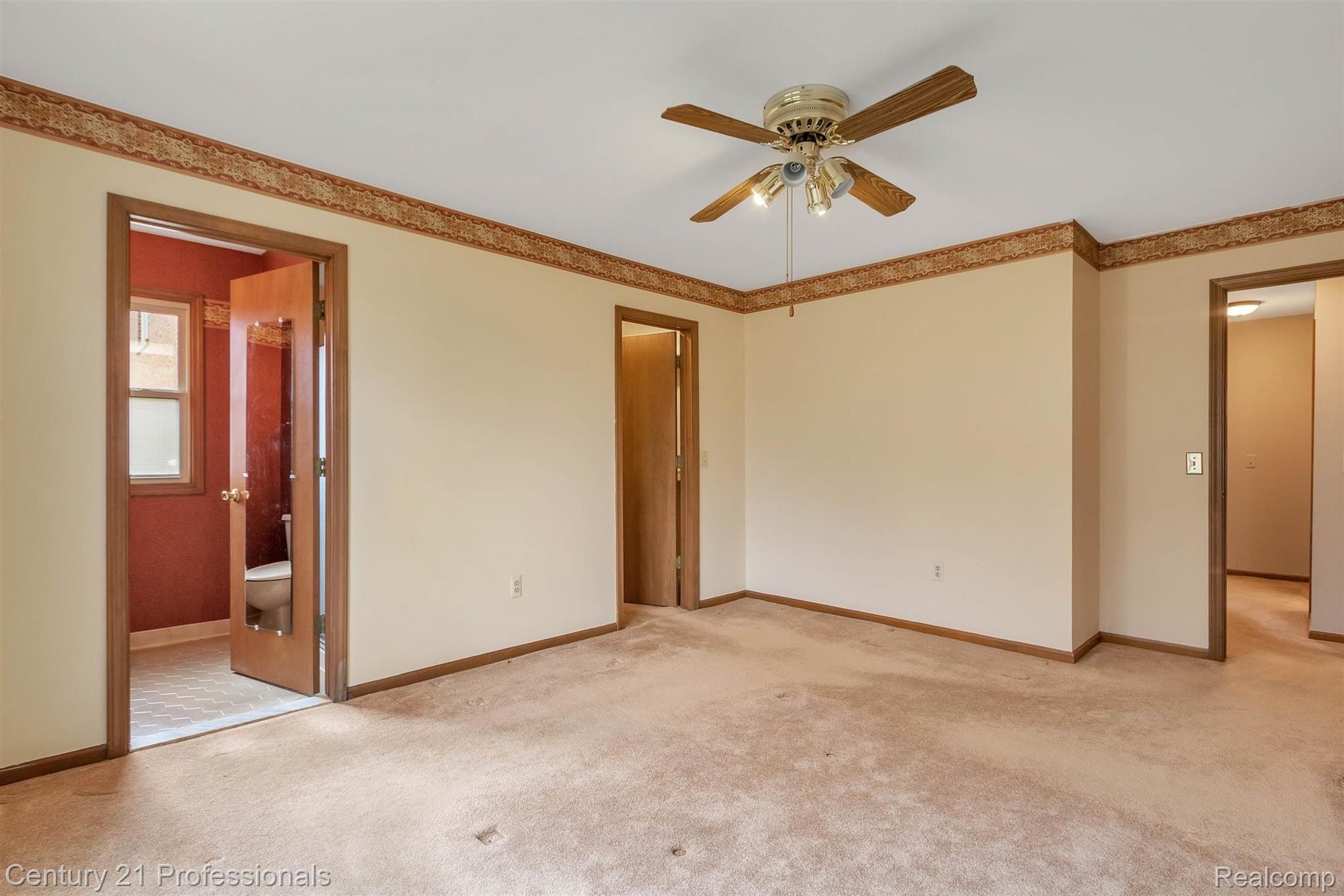 1605 Crestline Lane Rochester, MI 48307 - Photo 30 of 43 33-1605 Crestline Ln-WindowStill-Real-Estate-Photography-33.jpg