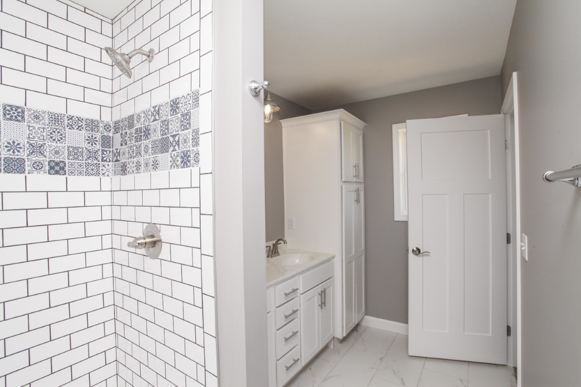 2238 Heather Ridge Drive Normal, IL 61761 - Photo 21 of 26 a bathroom with a shower