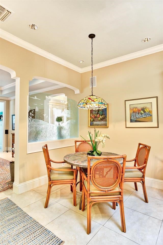 2729 Wulfert Road Sanibel, FL 33957 - Photo 13 of 31 Gallery Image 13
