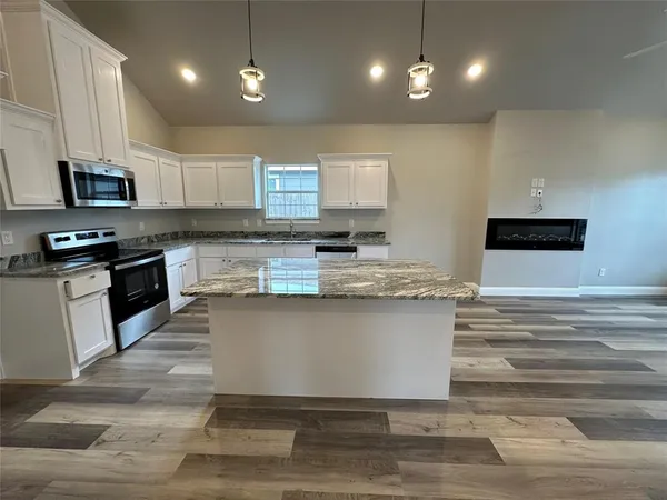 $1,675 | 1412 Morse Street, Greenville, TX 75401