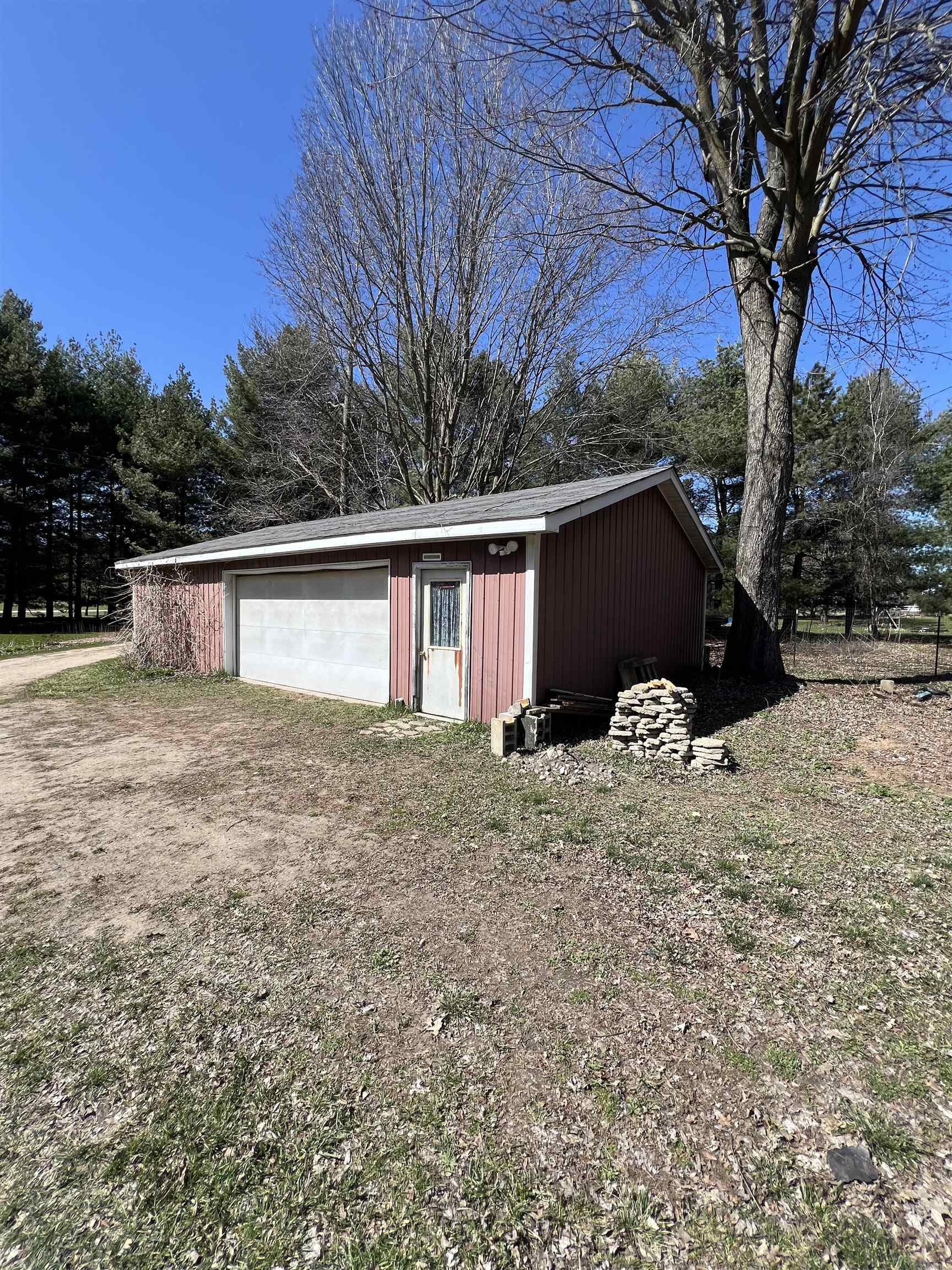 5268 North Pendell Road Alma, MI 48801 - Photo 2 of 23