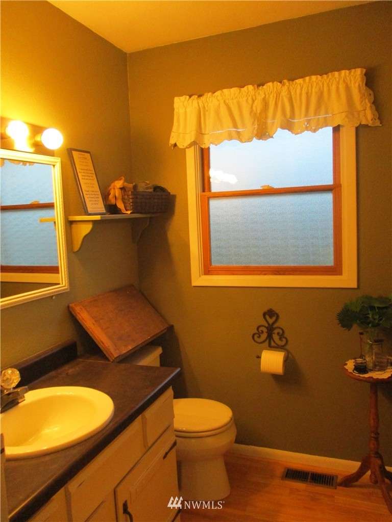 550 East Wiser Lake Road Lynden, WA 98264 - Photo 18 of 25 Gallery Image 18