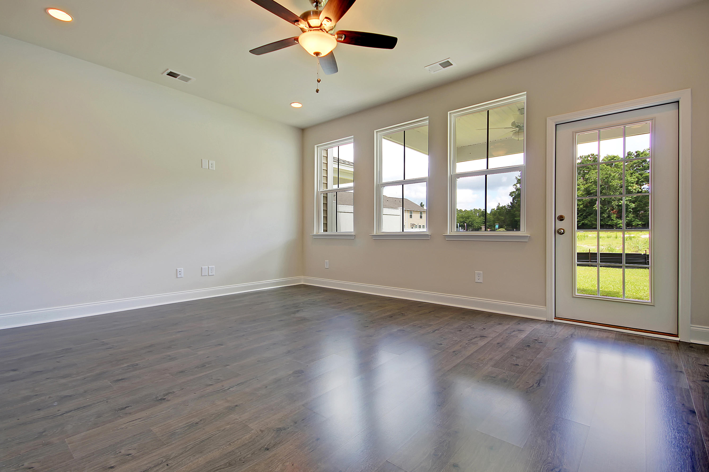 7818 Montview Road North Charleston, SC 29418 - Photo 3 of 21 Living Room