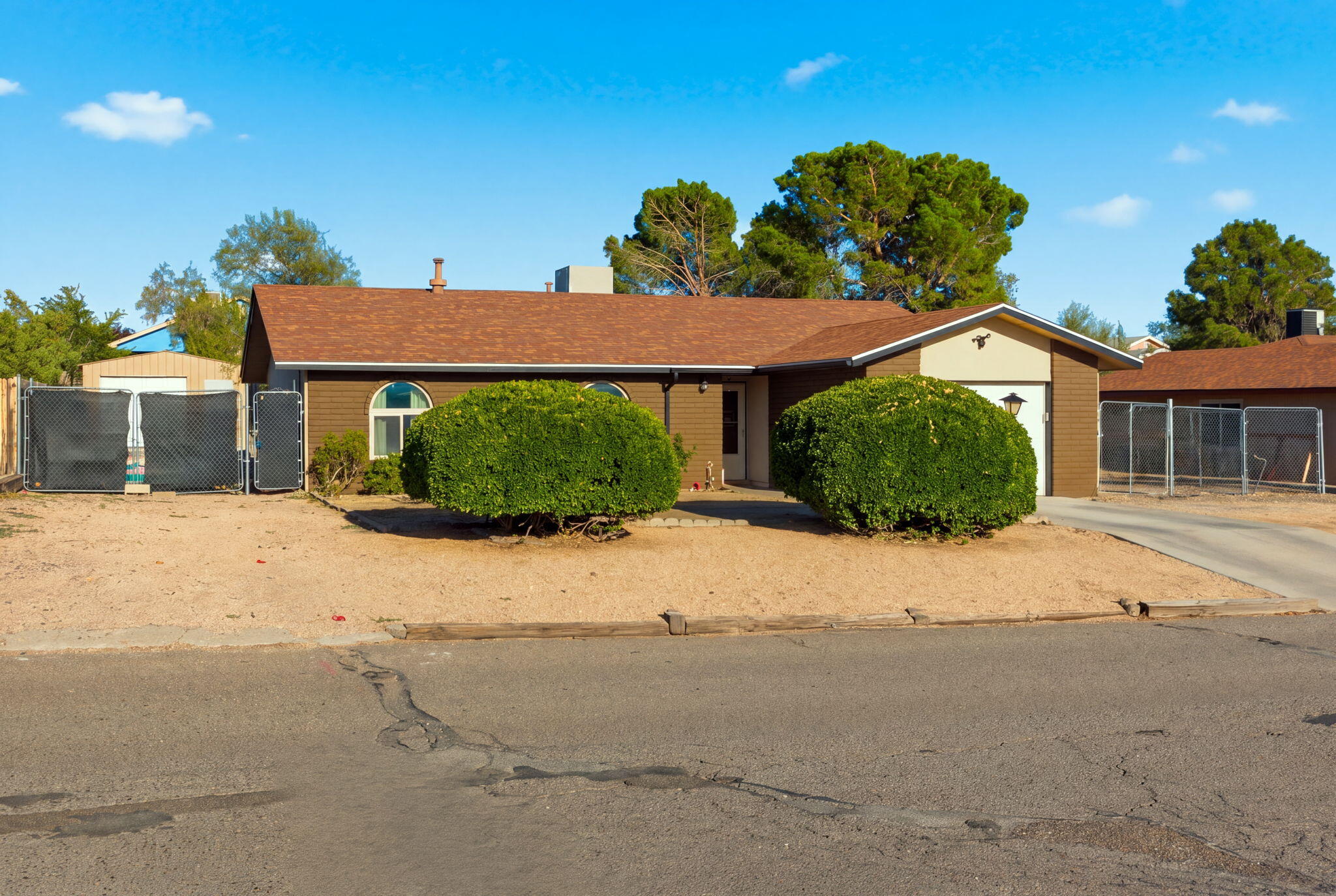 232 17th Street Southeast Rio Rancho, NM 87124 - Photo 3 of 36 Gallery Image 3