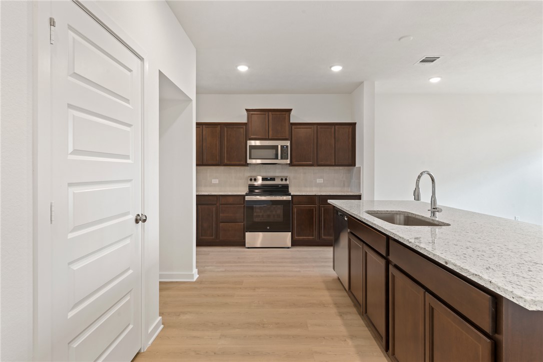 7803 Redbud Road Navasota, TX 77868 - Photo 12 of 39