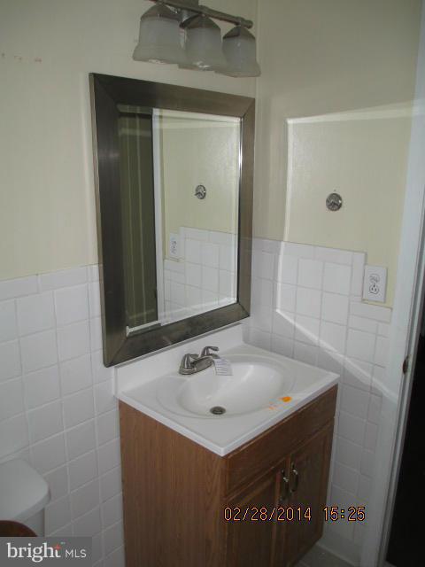 2105 Southorn Road Baltimore, MD 21220 - Photo 11 of 20 Bath