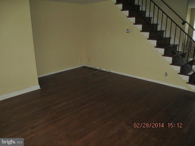 2105 Southorn Road Baltimore, MD 21220 - Photo 4 of 20 Living Room
