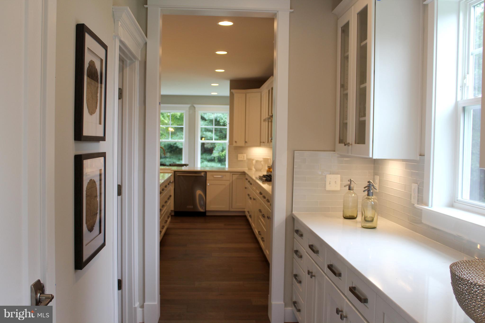 8911 Fort Hunt Road Alexandria, VA 22308 - Photo 12 of 28 Kitchen