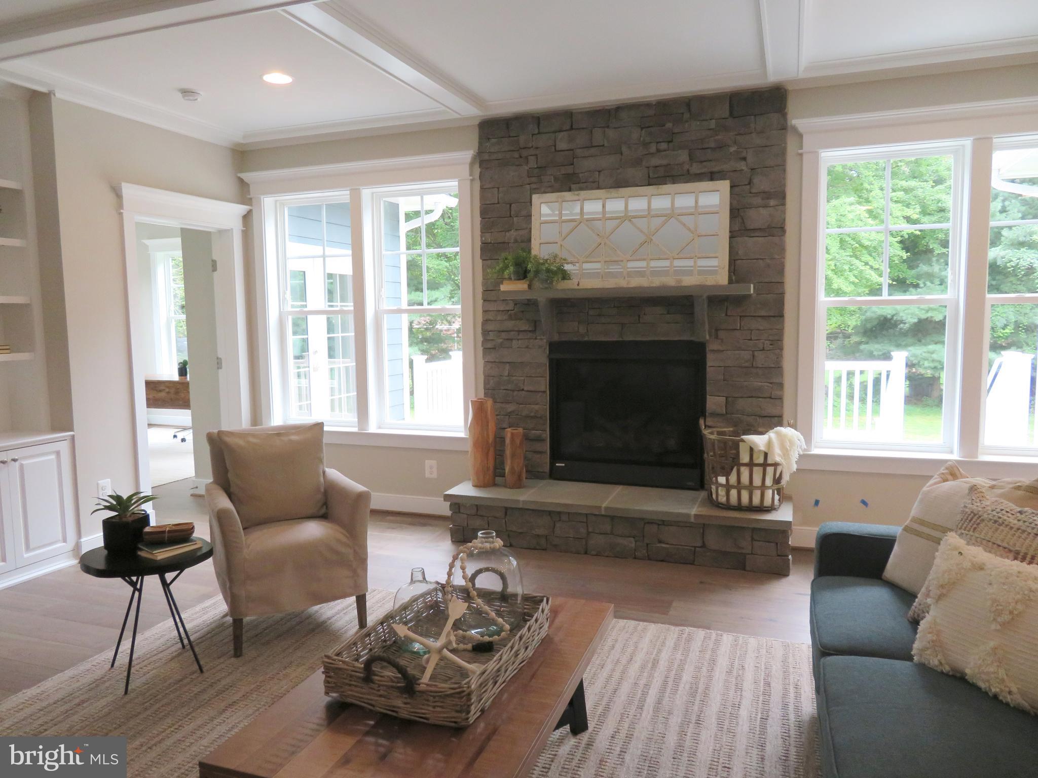 8911 Fort Hunt Road Alexandria, VA 22308 - Photo 13 of 28 Family Room