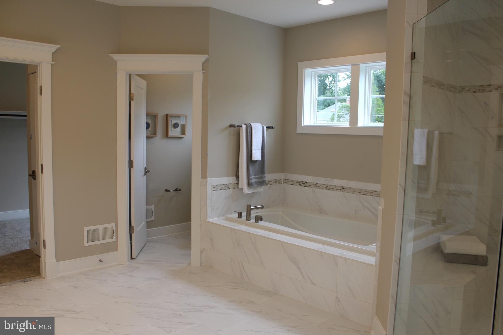 8911 Fort Hunt Road Alexandria, VA 22308 - Photo 19 of 28 Bath (Master)