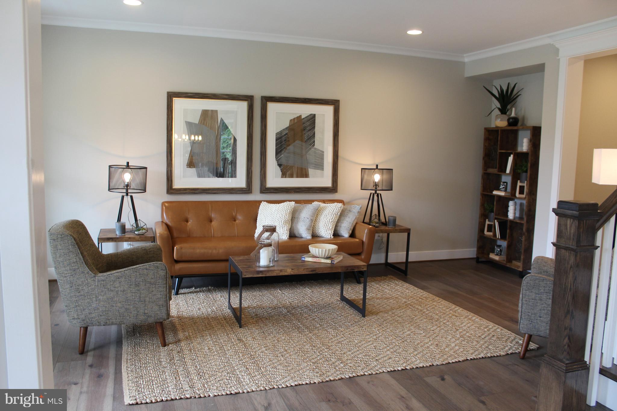 8911 Fort Hunt Road Alexandria, VA 22308 - Photo 4 of 28 Living Room