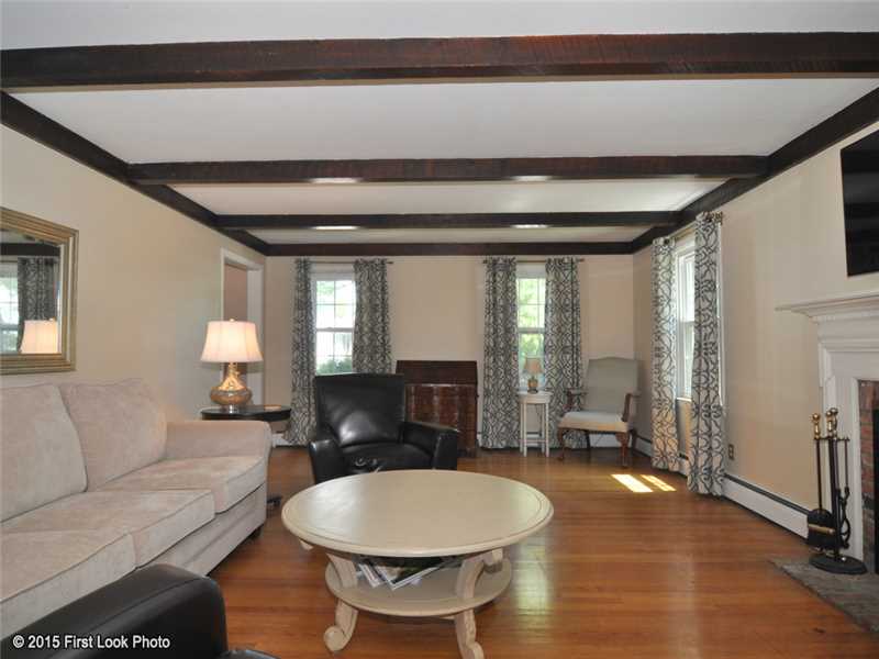 39 Rosemere Road Cumberland, RI 02864 - Photo 4 of 22 Living Room.