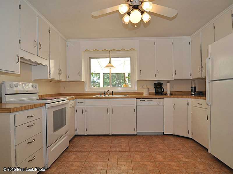 39 Rosemere Road Cumberland, RI 02864 - Photo 6 of 22 Kitchen.