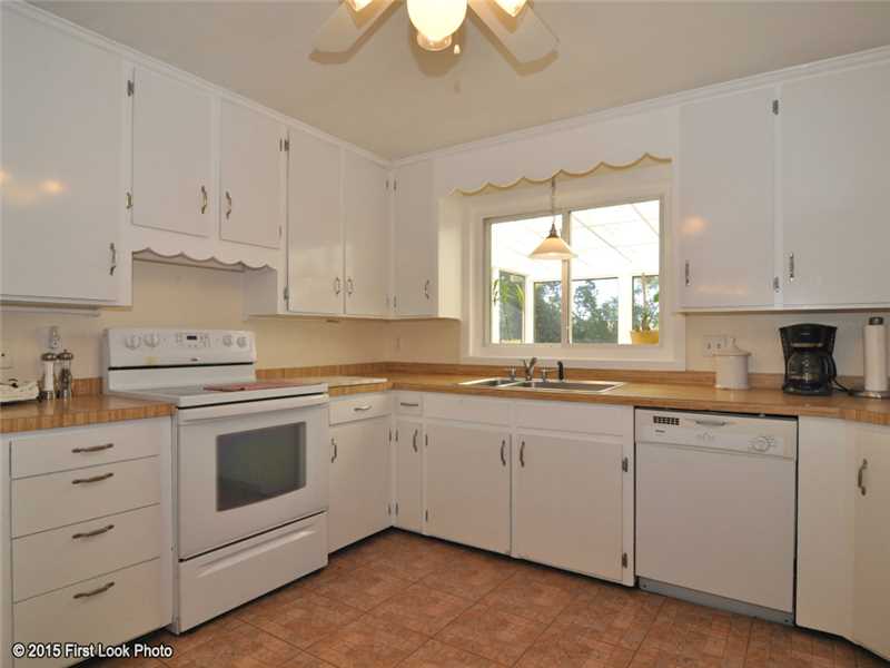 39 Rosemere Road Cumberland, RI 02864 - Photo 7 of 22 Kitchen.