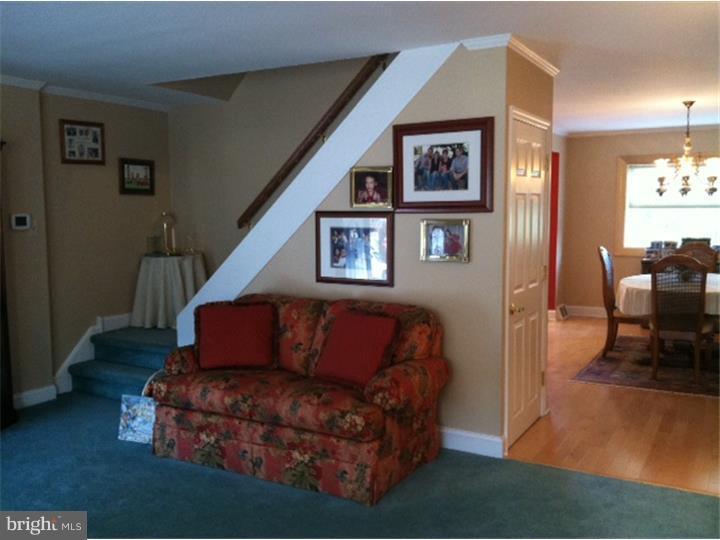 12723 Kenny Road Philadelphia, PA 19154 - Photo 5 of 18