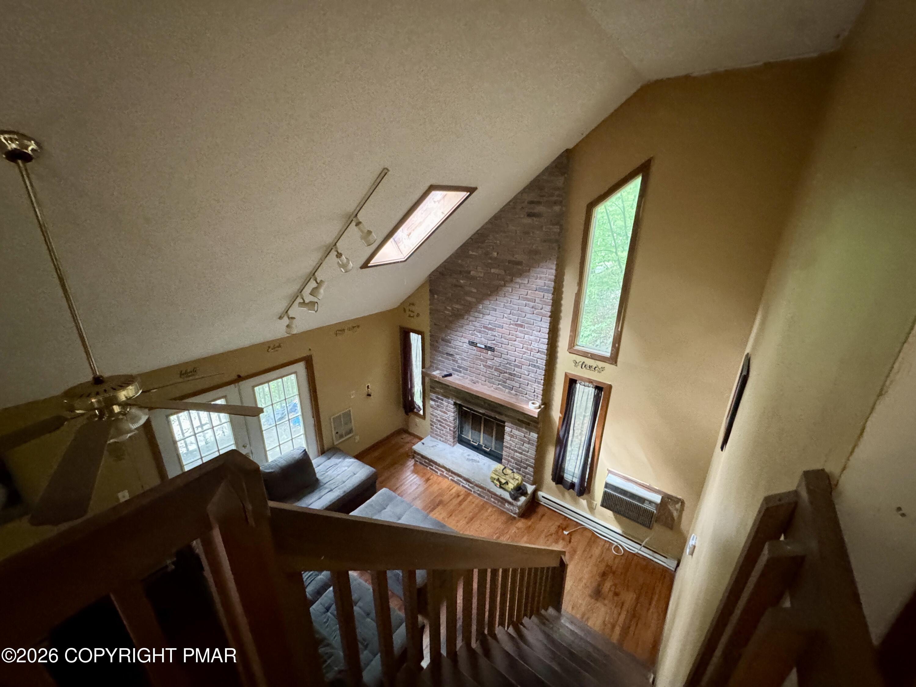 119 Durham Drive Bushkill, PA 18324 - Photo 23 of 41 Living room
