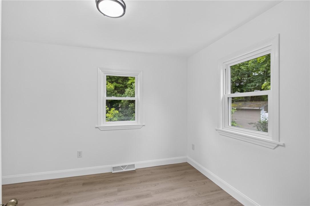 5 Lee's Lane Glocester, RI 02814 - Photo 13 of 48