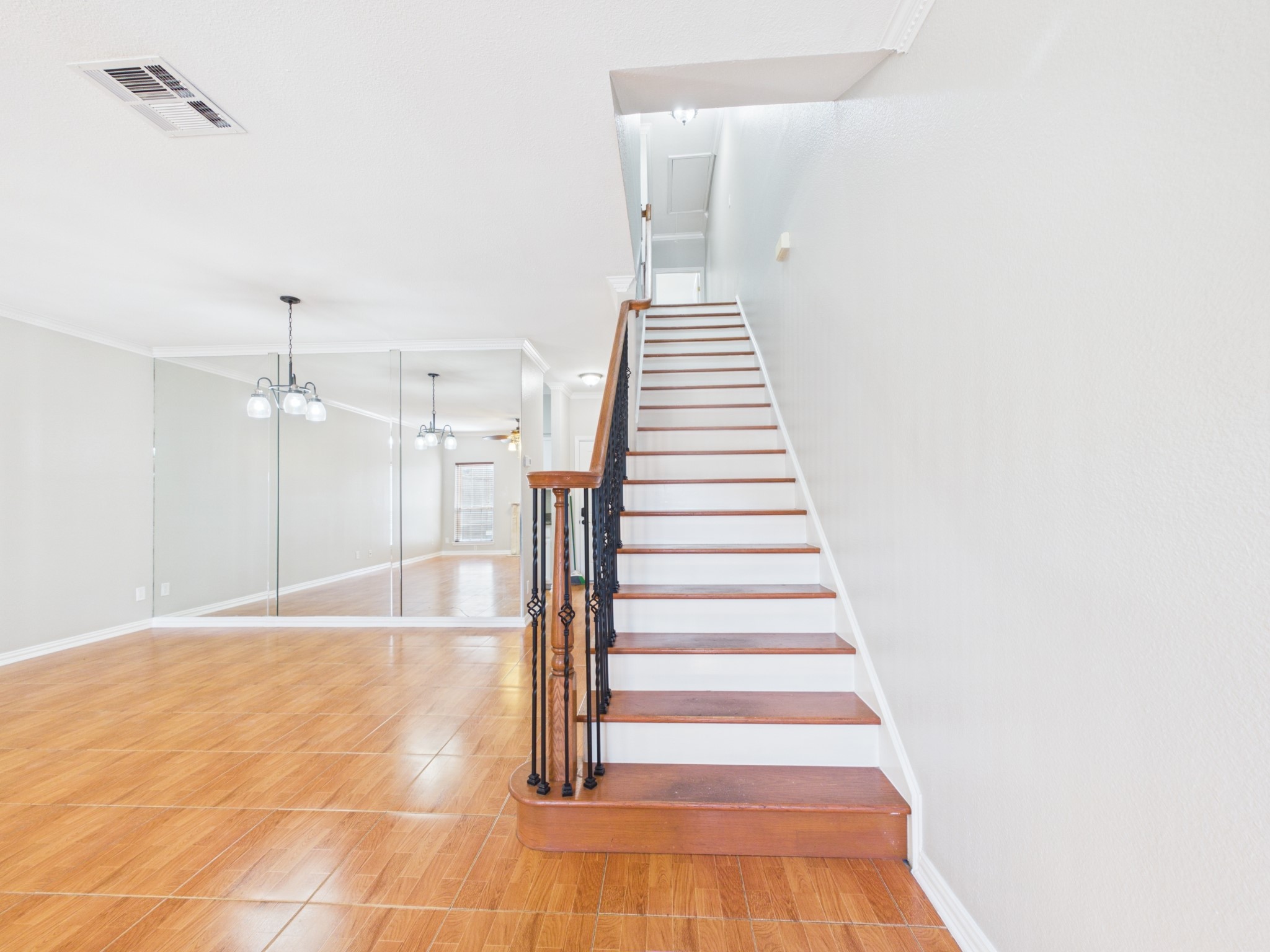 4001 Tanglewilde Street, Unit 709 Houston, TX 77063 - Photo 10 of 23