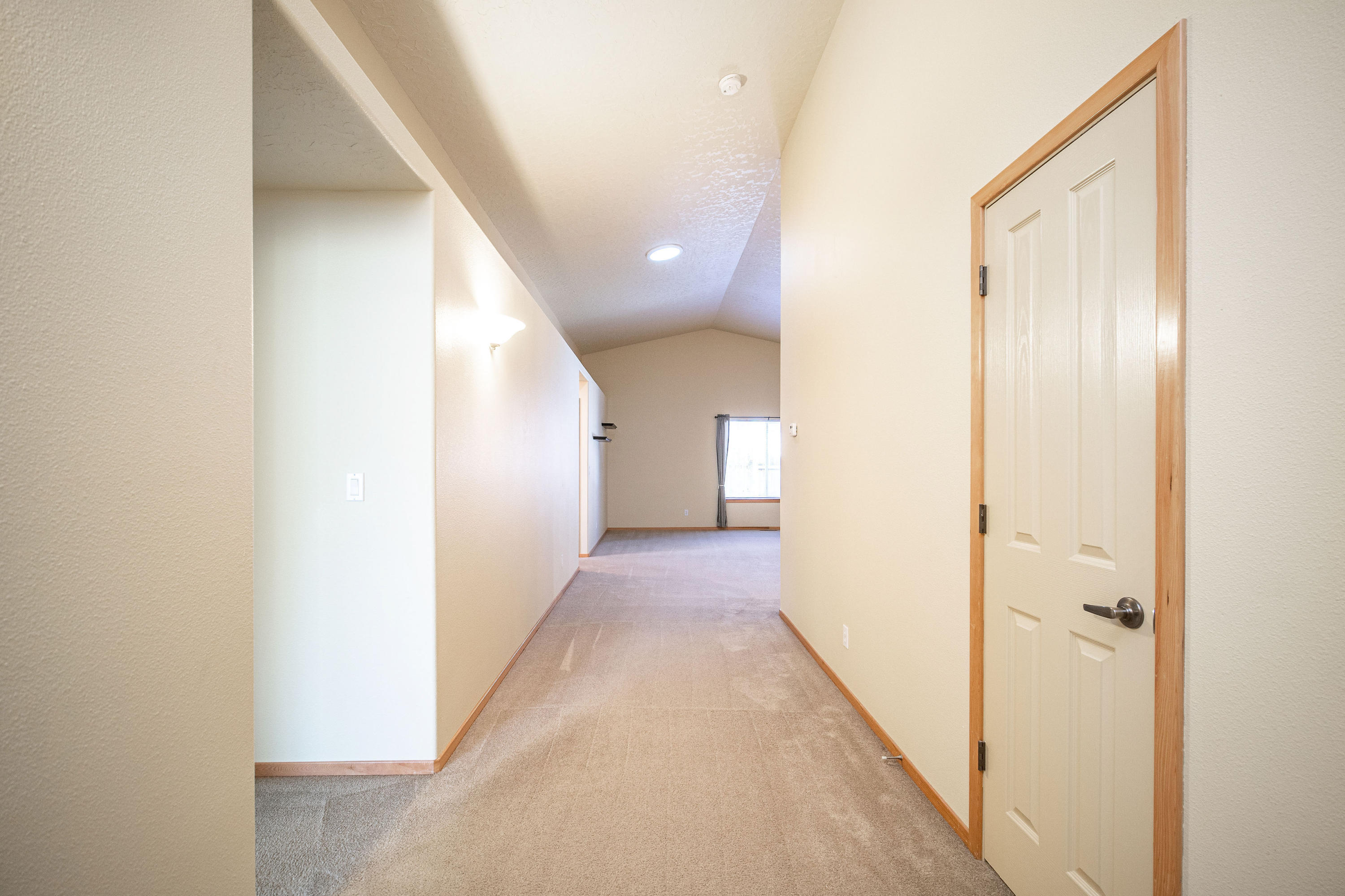 20585 Prospector Loop Bend, OR 97702 - Photo 3 of 21 Entery
