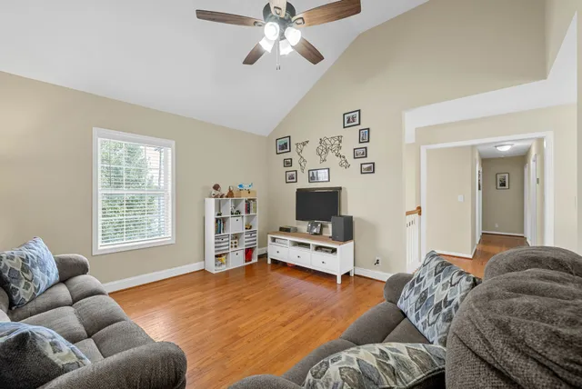 $284,900 | 1108 Gunpoint Drive, Clarksville, TN 37042