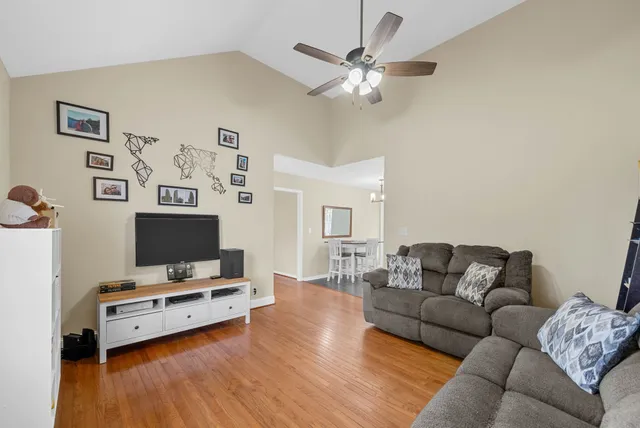 $284,900 | 1108 Gunpoint Drive, Clarksville, TN 37042